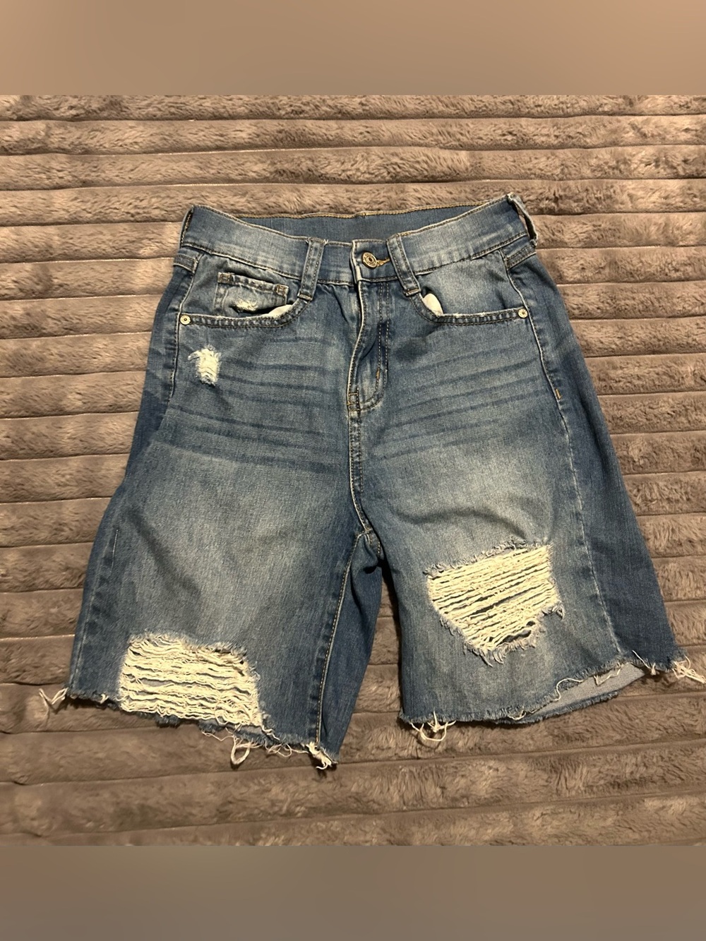 Rewash women's distressed frayed raw hem denim shorts